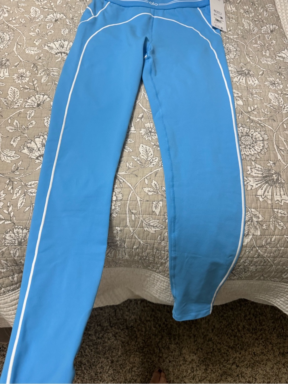 ALO AIRBRUSH HIGH-WAIST HEART THROB LEGGING in azure blue
